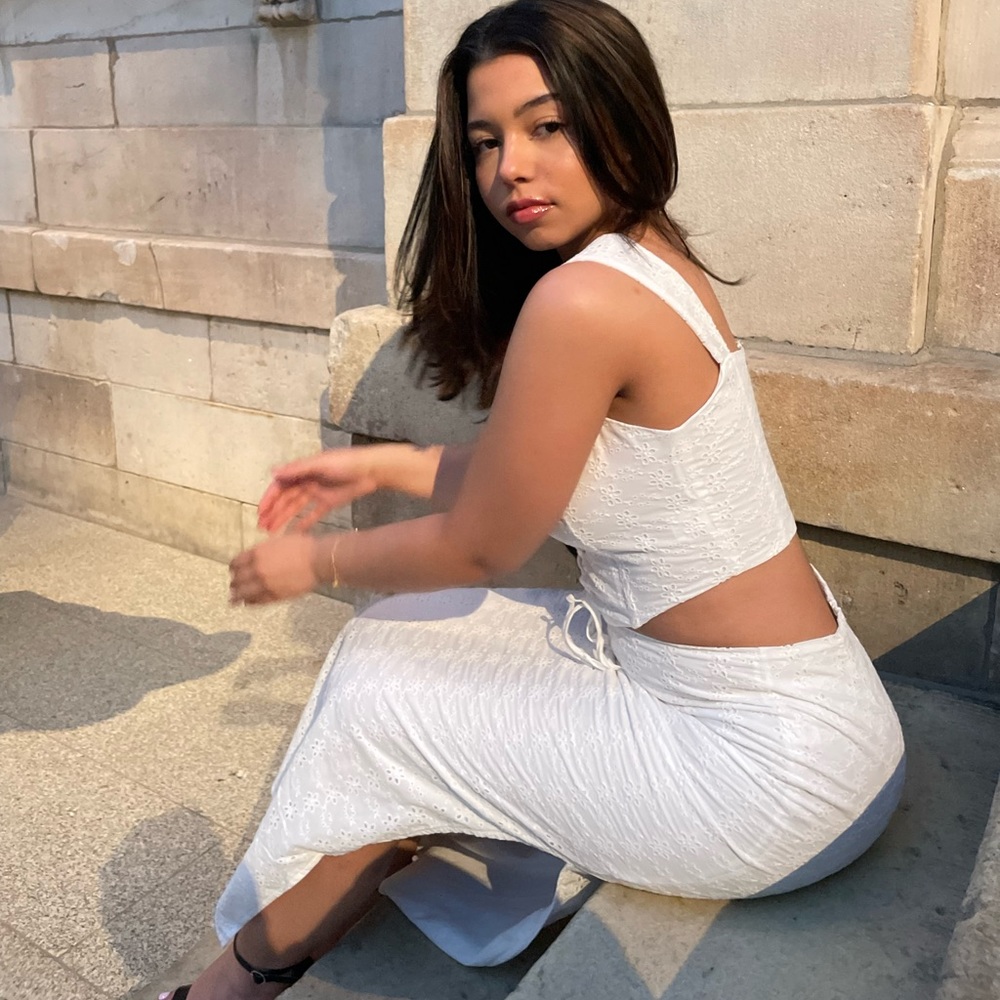 White Kendall And Kylie corset and skirt set